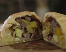 Descubre la auténtica experiencia de viaje con la deliciosa Cornish Pasty