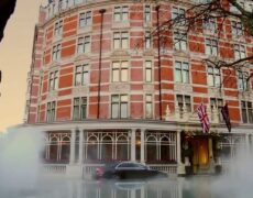 Descubre el lujo y la historia en el Hotel The Connaught en Londres: un destino imperdible para tu viaje de turismo
