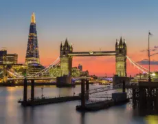 Descubre la Historia y la Belleza de London Bridge: Un Puente Inolvidable