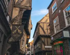 Explora los mejores lugares de interés en Inglaterra: ¡No te pierdas estas maravillosas atracciones turísticas!
