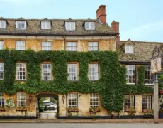 Descubre el encanto del turismo en The Bear Hotel Woodstock: Una experiencia de viaje inolvidable