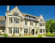 Descubre la magia del turismo en el encantador Hotel The Hare & Hounds en Tetbury