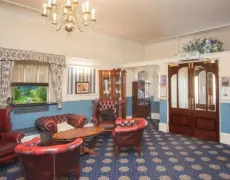 Descubre la elegancia y comodidad del Hotel The Royal en tu próximo viaje a Weston-super-Mare