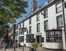 Descubre la magia del turismo en The Swan Hotel Stafford: tu destino ideal para un viaje inolvidable