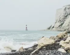 Descubre las diferencias culturales y horarios de tiendas y restaurantes en Inglaterra: consejos para tu viaje turístico