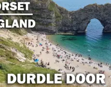 Descubre la belleza natural de Durdle Door en tu próximo viaje de turismo a Dorset