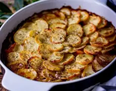 Descubre el delicioso Lancashire Hotpot: un plato imprescindible en tu viaje gastronómico por Inglaterra