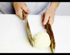 Descubre el delicioso sabor del queso Lincolnshire Poacher en tu próximo viaje gastronómico