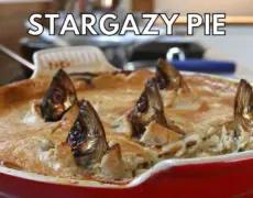 Descubre el delicioso sabor de la Stargazy Pie en tu próximo viaje de turismo gastronómico