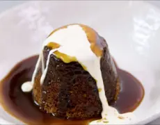 Descubre el delicioso Sticky Toffee Pudding en tu próximo viaje de turismo gastronómico