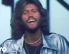 Descubre la fascinante historia de los Bee Gees en un viaje musical por el turismo de los 70