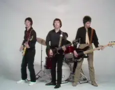 Descubre el legado musical de The Buzzcocks en tu próximo viaje de turismo cultural