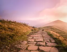 Descubre la belleza del turismo en Peak District: Una caminata inolvidable por el Parque Nacional